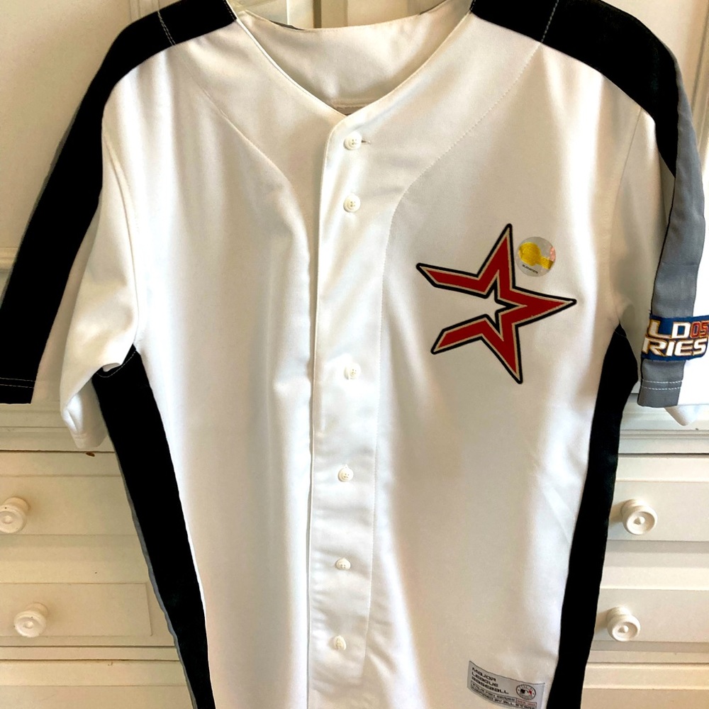 Houston Astros 2005 World Series Autographed Jersey - new and never worn